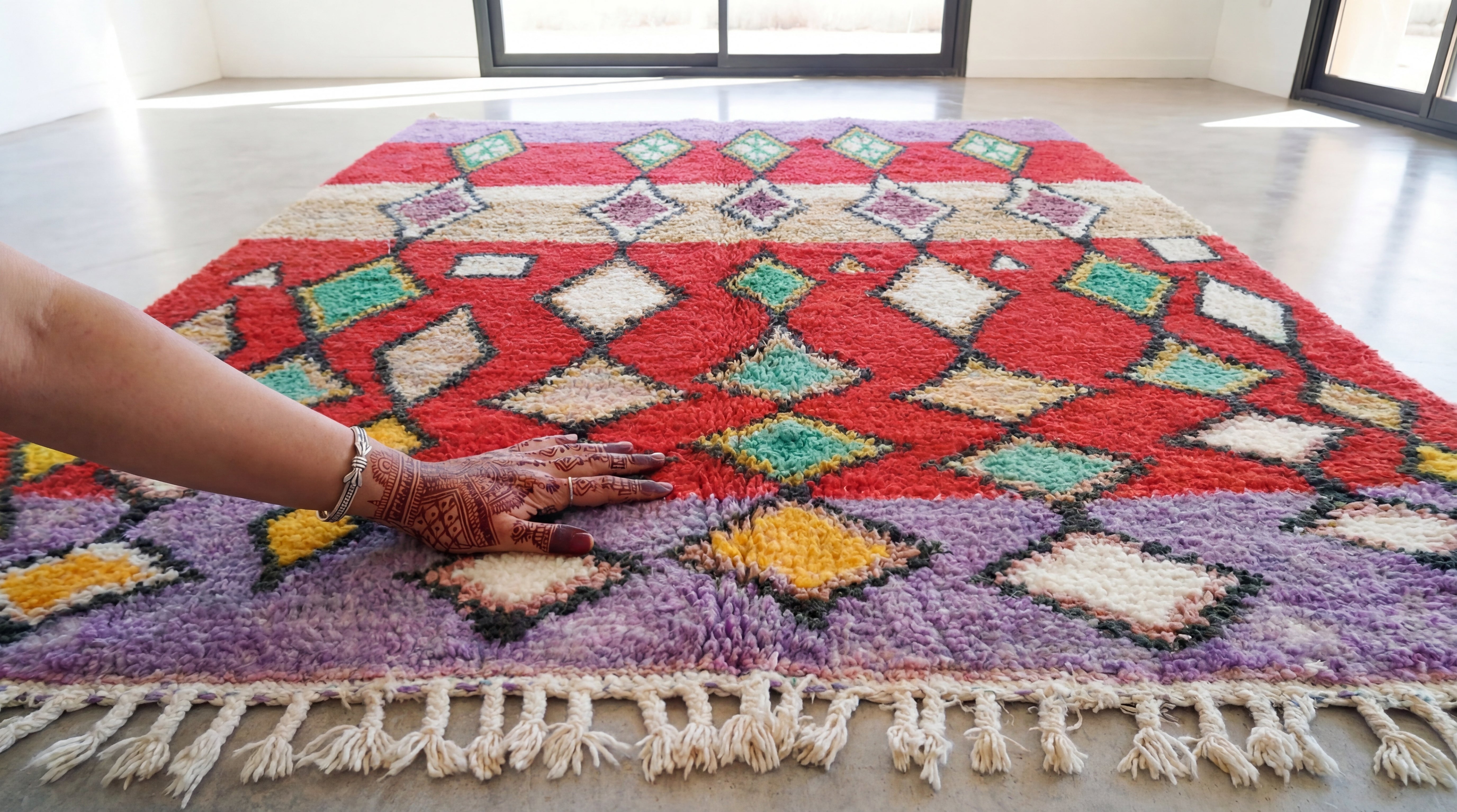 Contemporary Azilal Moroccan Rug – Handmade Berber Wool Area Carpet